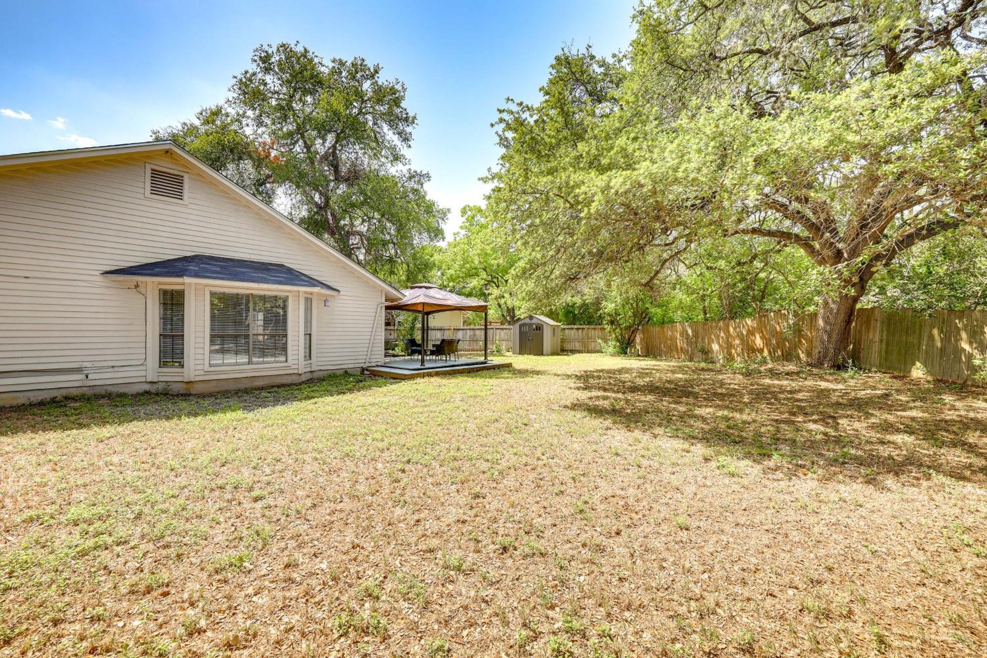 Spacious San Antonio Home Google Fiber, Game Room Exterior foto