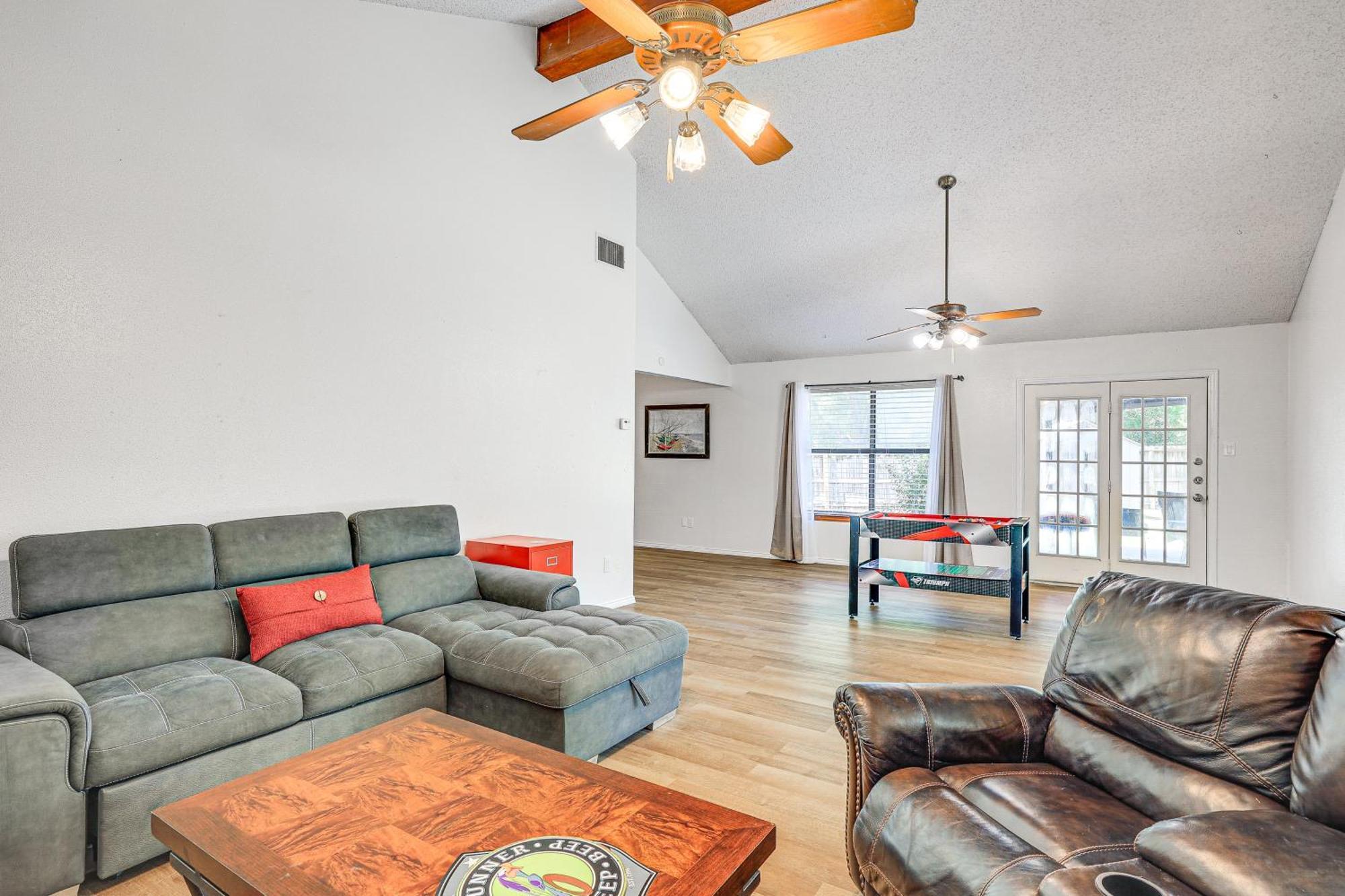 Spacious San Antonio Home Google Fiber, Game Room Exterior foto